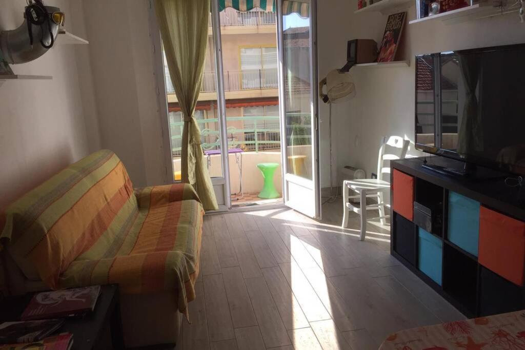 Grand F2 60Mq Centre Antibes, Proche Plages, Commerces, 2 Balcons, Parking, Train, Bus, Deco Vintage, Pet Friendly, Ideal Famille Ou 1-2 Couples Apartment Exterior photo